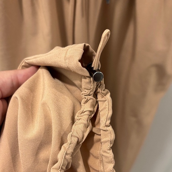 Abercrombie & Fitch Traveler Stretch Jumpsuit Size Large Light Brown - Picture 4 of 8